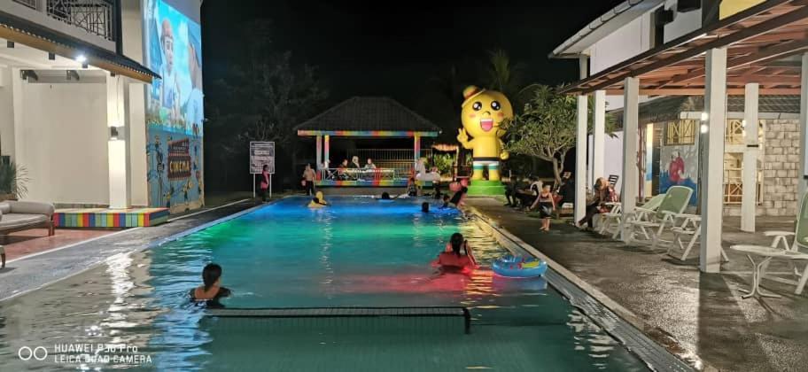 Alia Residence Business Resort Padang Mat Sirat Exterior foto
