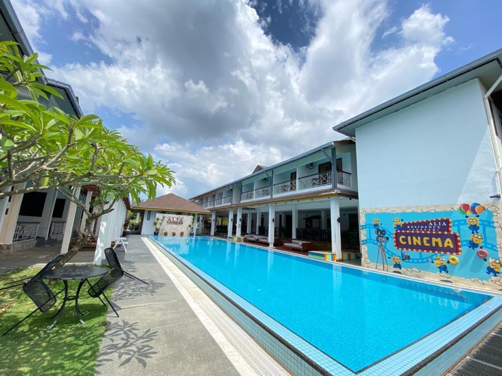 Alia Residence Business Resort Padang Mat Sirat Exterior foto