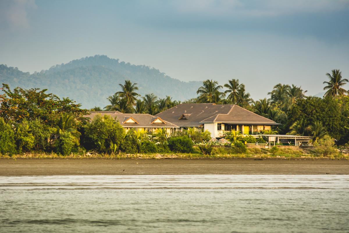 Alia Residence Business Resort Padang Mat Sirat Exterior foto