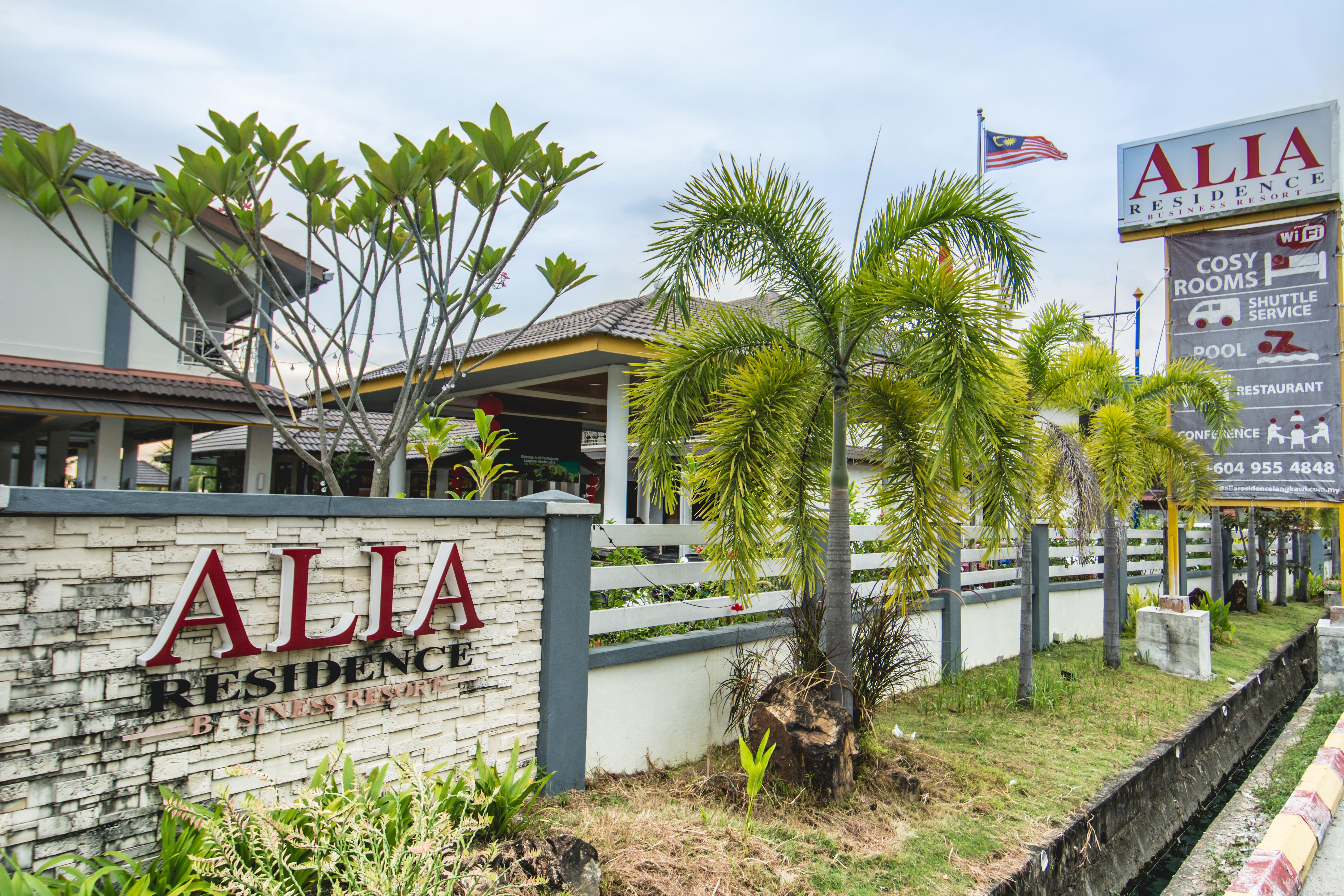 Alia Residence Business Resort Padang Mat Sirat Exterior foto