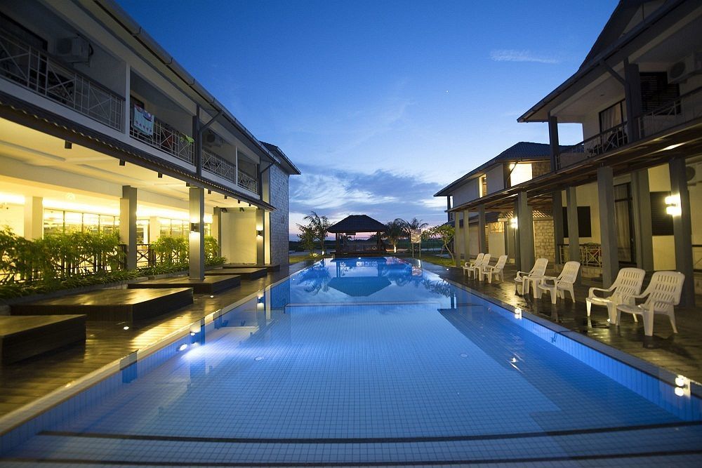 Alia Residence Business Resort Padang Mat Sirat Exterior foto