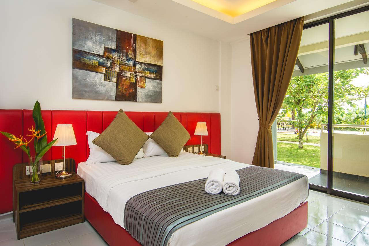 Alia Residence Business Resort Padang Mat Sirat Exterior foto