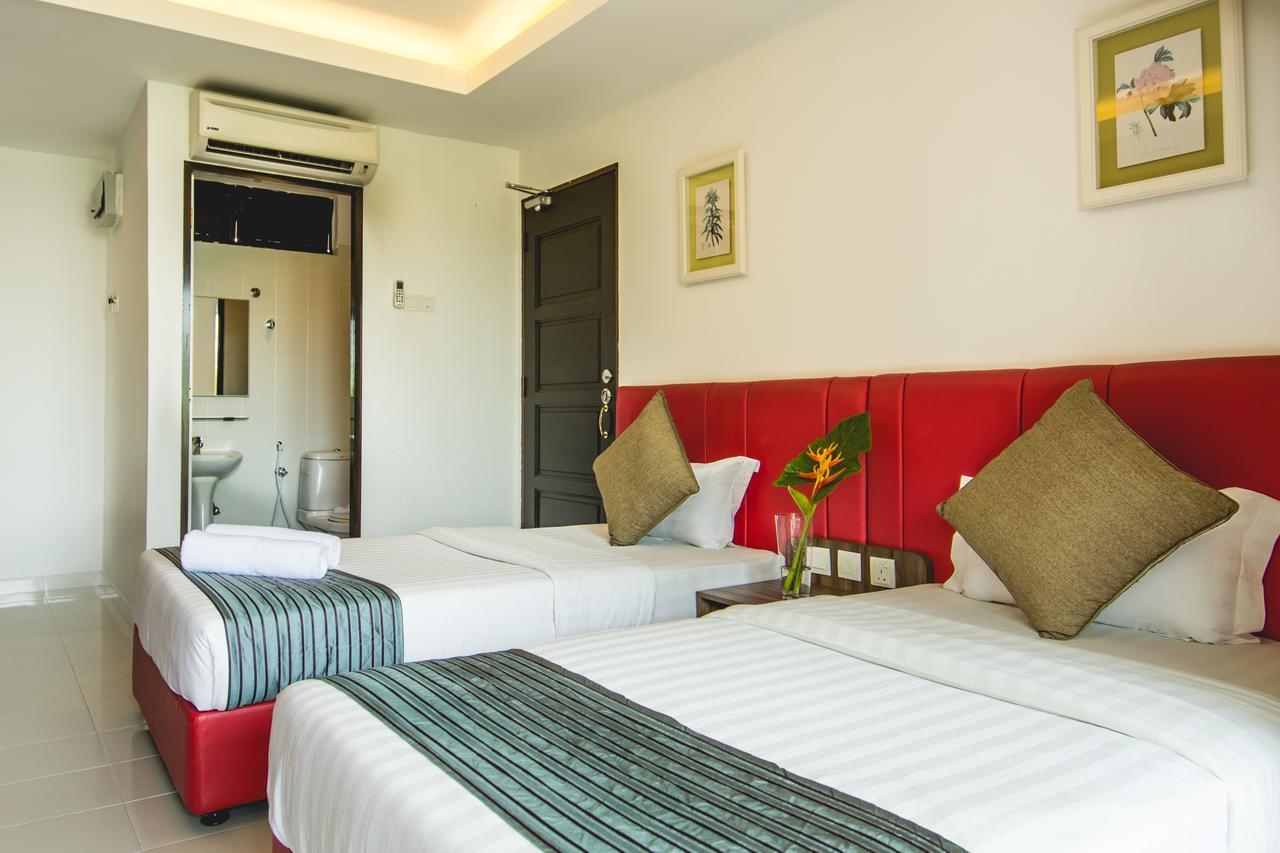 Alia Residence Business Resort Padang Mat Sirat Exterior foto