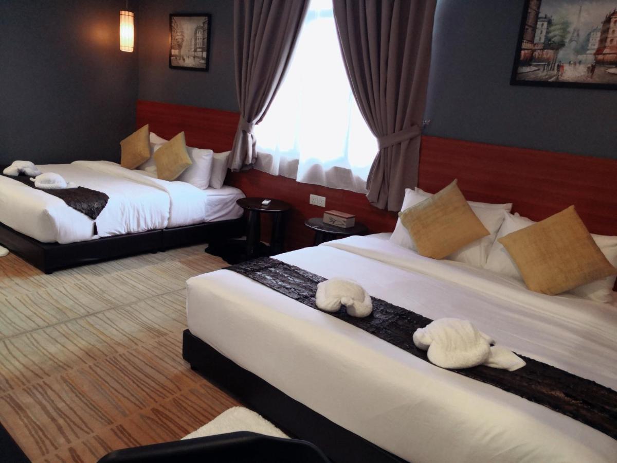 Alia Residence Business Resort Padang Mat Sirat Exterior foto